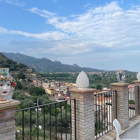 Bed And Relax-Il Maniero Bed & Breakfast Calatabiano Exterior photo