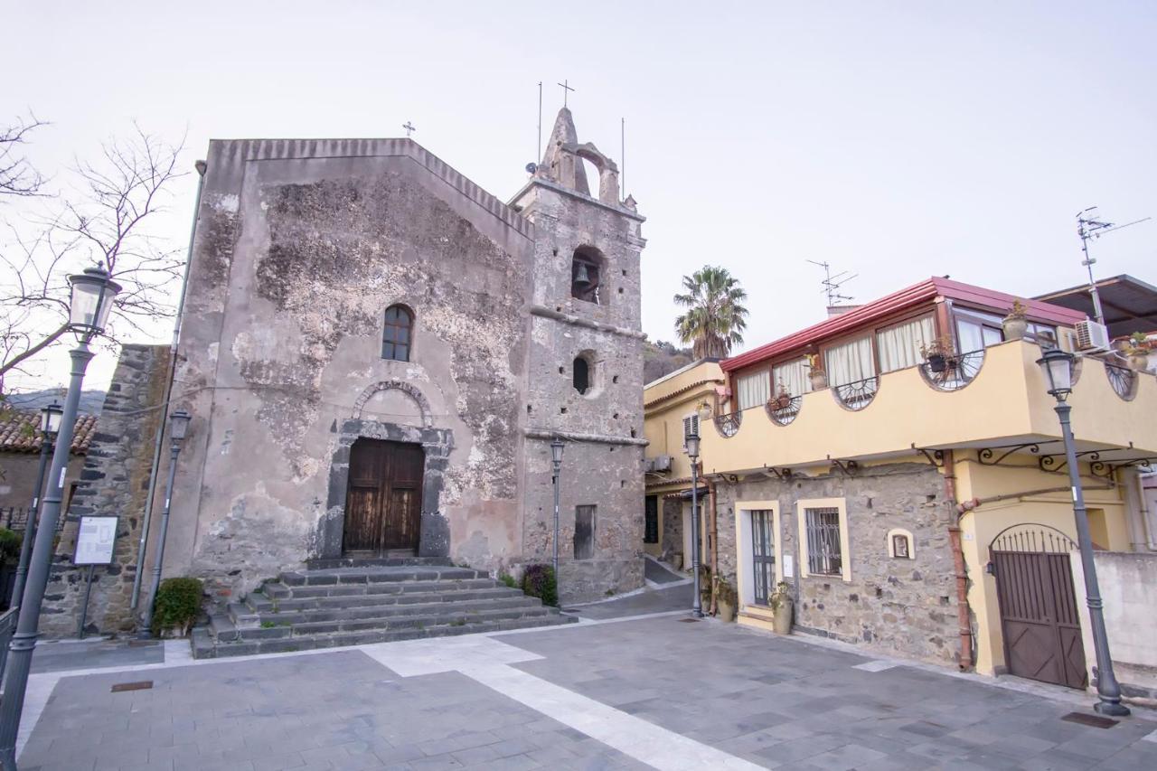 Bed And Relax-Il Maniero Bed & Breakfast Calatabiano Exterior photo