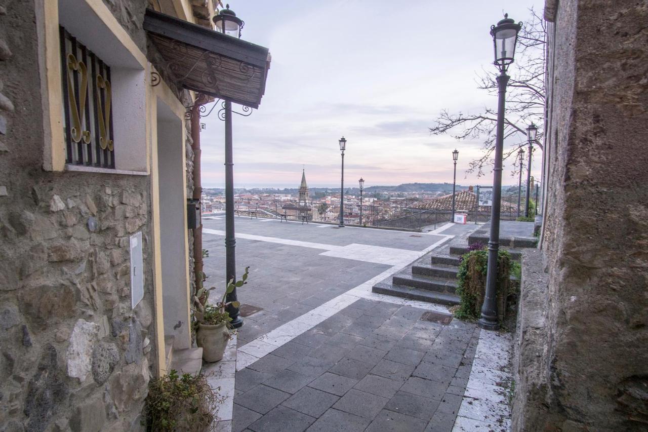Bed And Relax-Il Maniero Bed & Breakfast Calatabiano Exterior photo